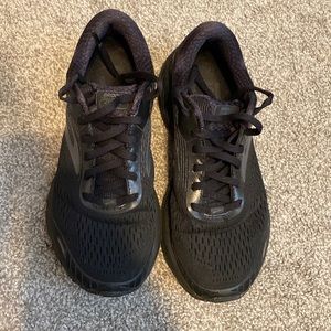 BROOKS GTS 18 all black shoes. Size 7 in mens. Fits like a 8 in women’s!